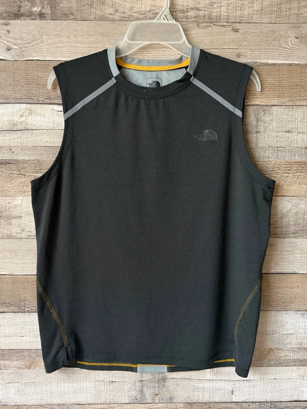 The North Face FlashDry-XD Men's Medium Sleeveless Performance Athletic Shirt